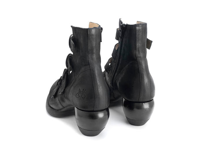 Huysmans black