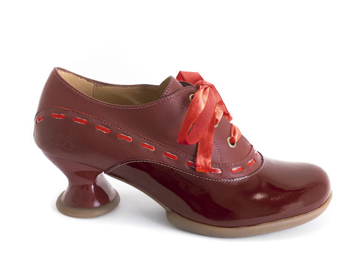 Peacemaker burgundy