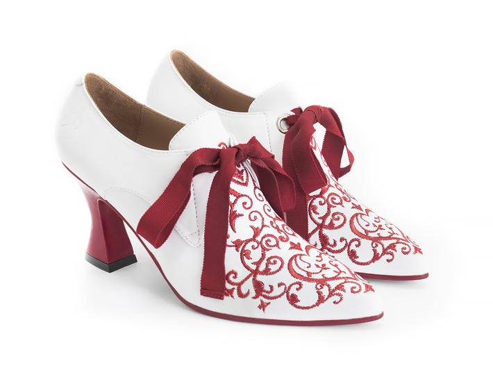 John Fluevog Zoe white – performa products shop - Main Image